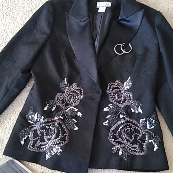 Jacket - Picture 1 of 6